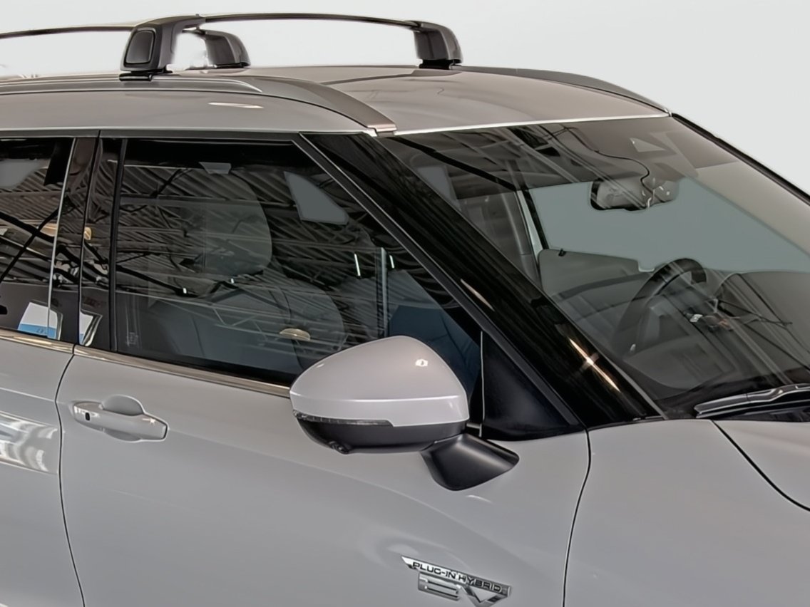 Used 2024 Mitsubishi Outlander 4WD Plug-In Hybrid image 15