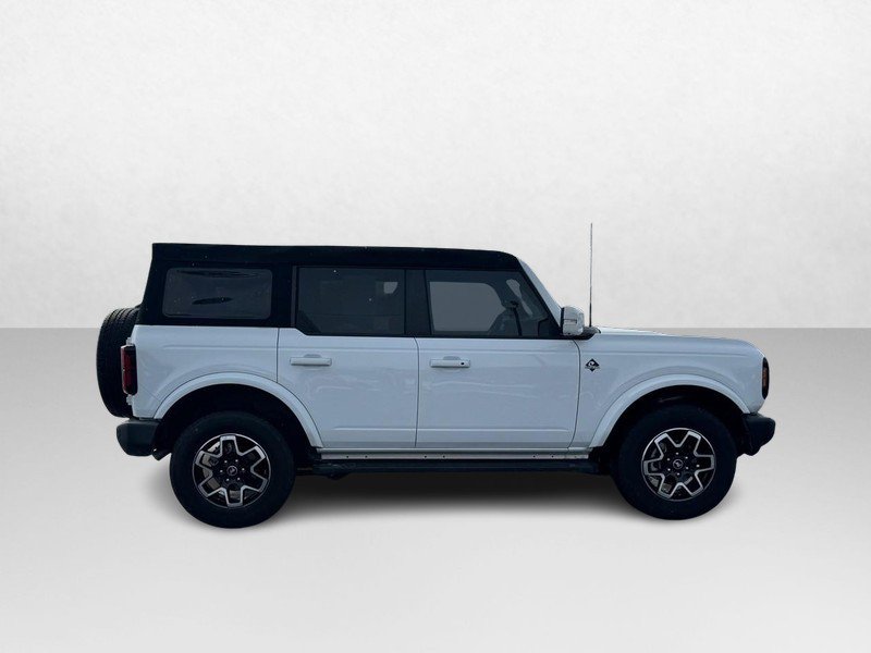 Used 2024 Ford Bronco Outer Banks AWD/4WD image 2