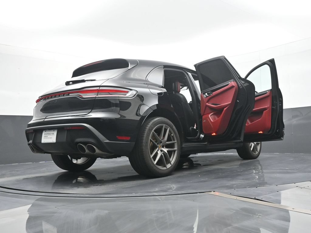 Certified 2023 Porsche Macan S AWD/4WD image 24