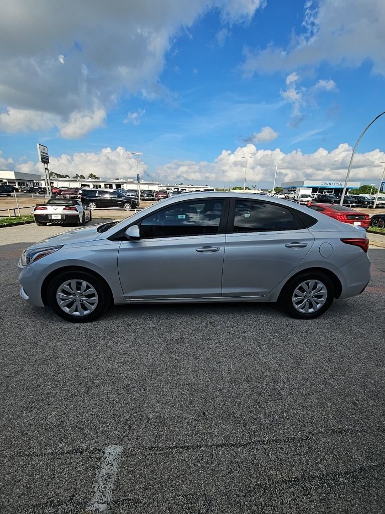 Used 2021 Hyundai Accent SE FWD image 4