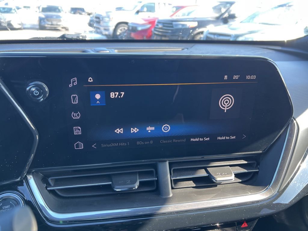 Used 2024 Chevrolet Trax RS w/ Sunroof Package image 12