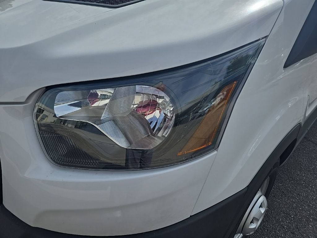 New 2025 Ford Transit 250 148 Medium Roof Extended AWD image 28