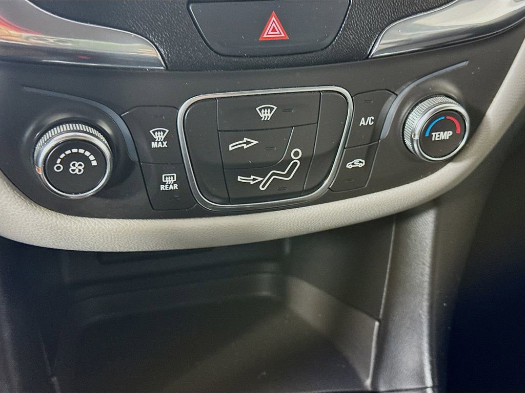 Used 2019 Chevrolet Equinox LS w/ LS Convenience Package AWD/4WD image 17