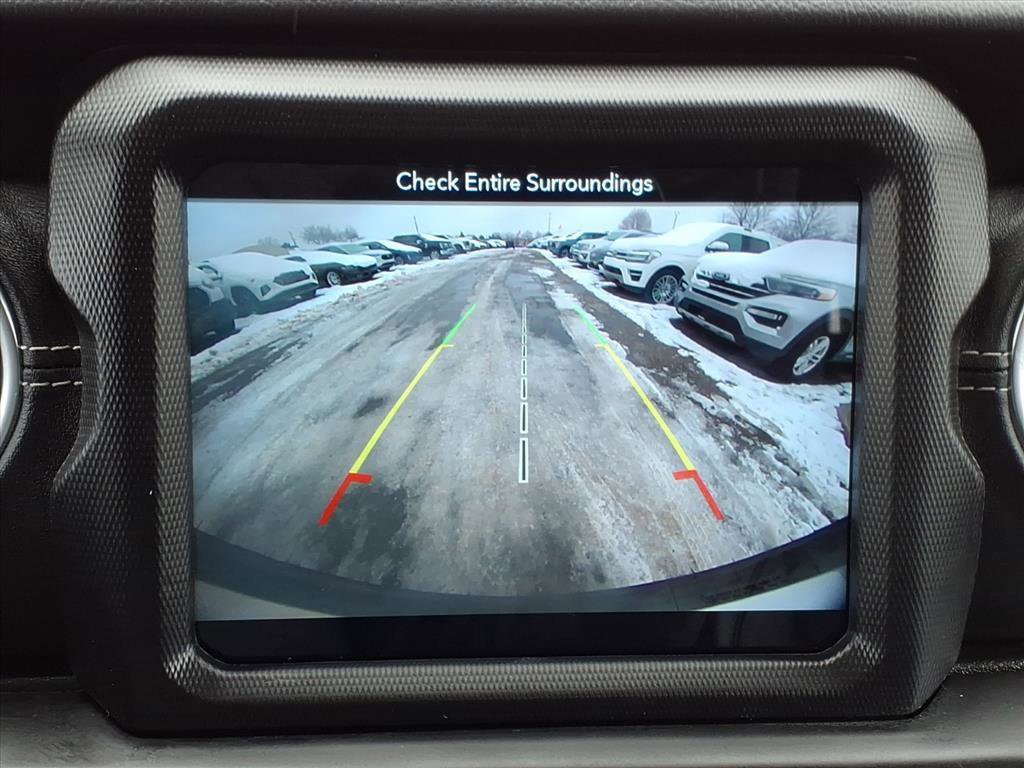 Used 2018 Jeep Wrangler Unlimited Sahara image 16