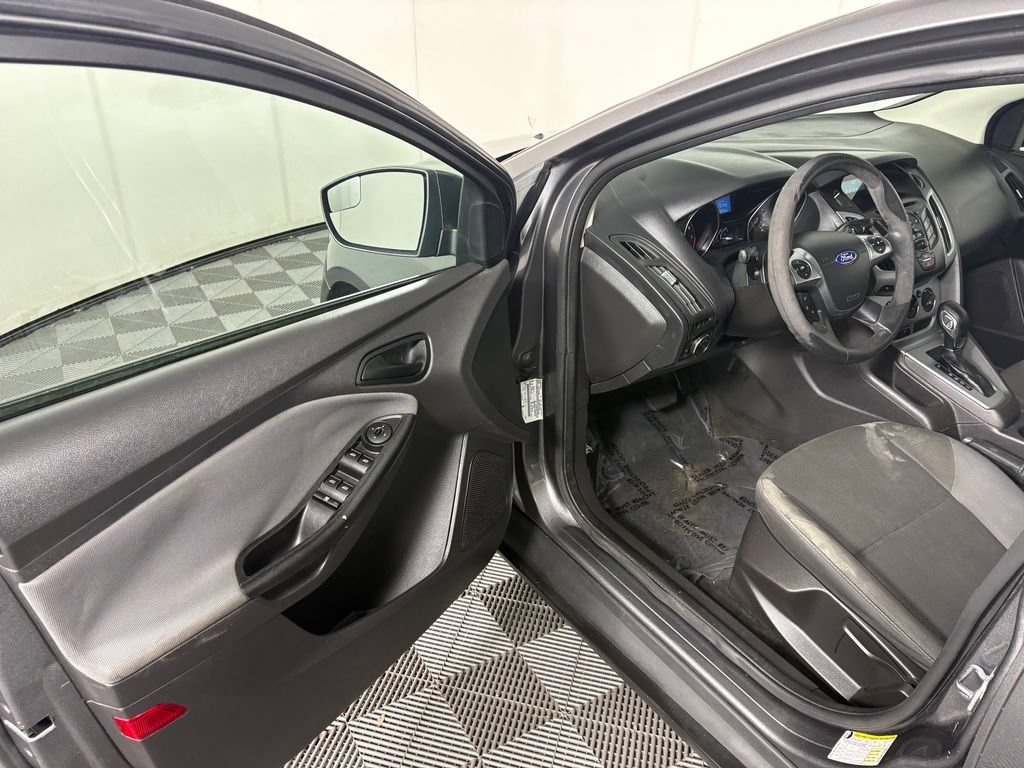 Used 2012 Ford Focus SE FWD image 11