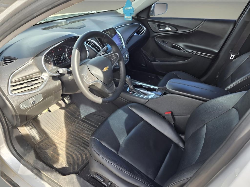 Used 2017 Chevrolet Malibu LT w/ Leather Package image 25