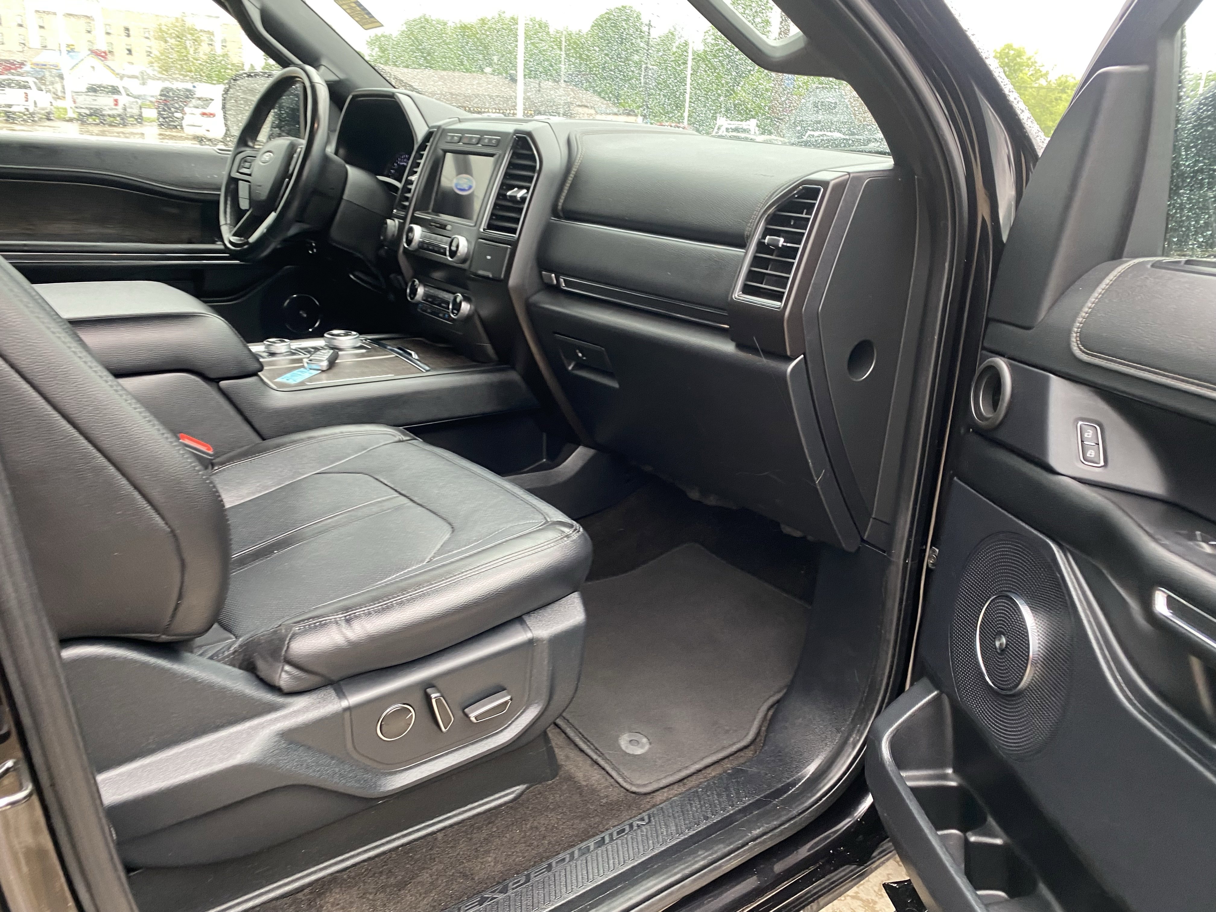 Used 2020 Ford Expedition Max Limited w/ Equipment Group 302A AWD/4WD image 9