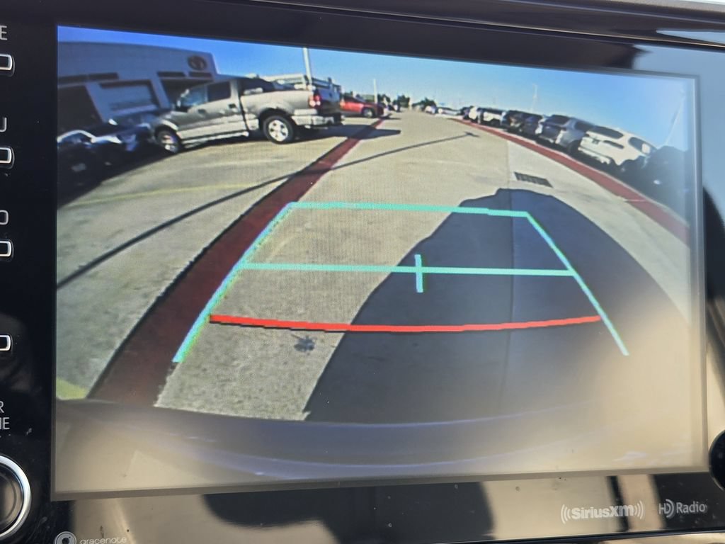 Used 2022 Toyota Highlander XLE FWD image 19