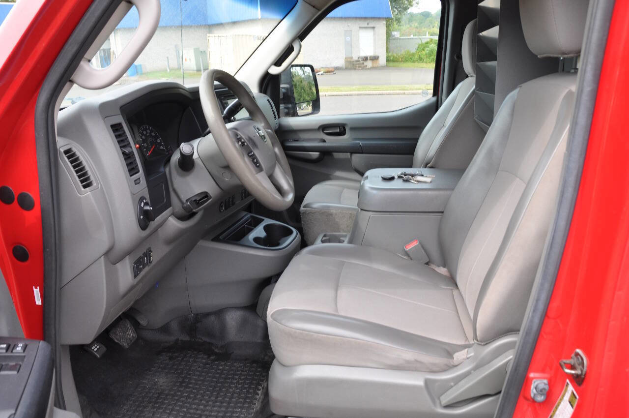 Used 2015 Nissan NV 2500 SV w/ Technology Package image 16