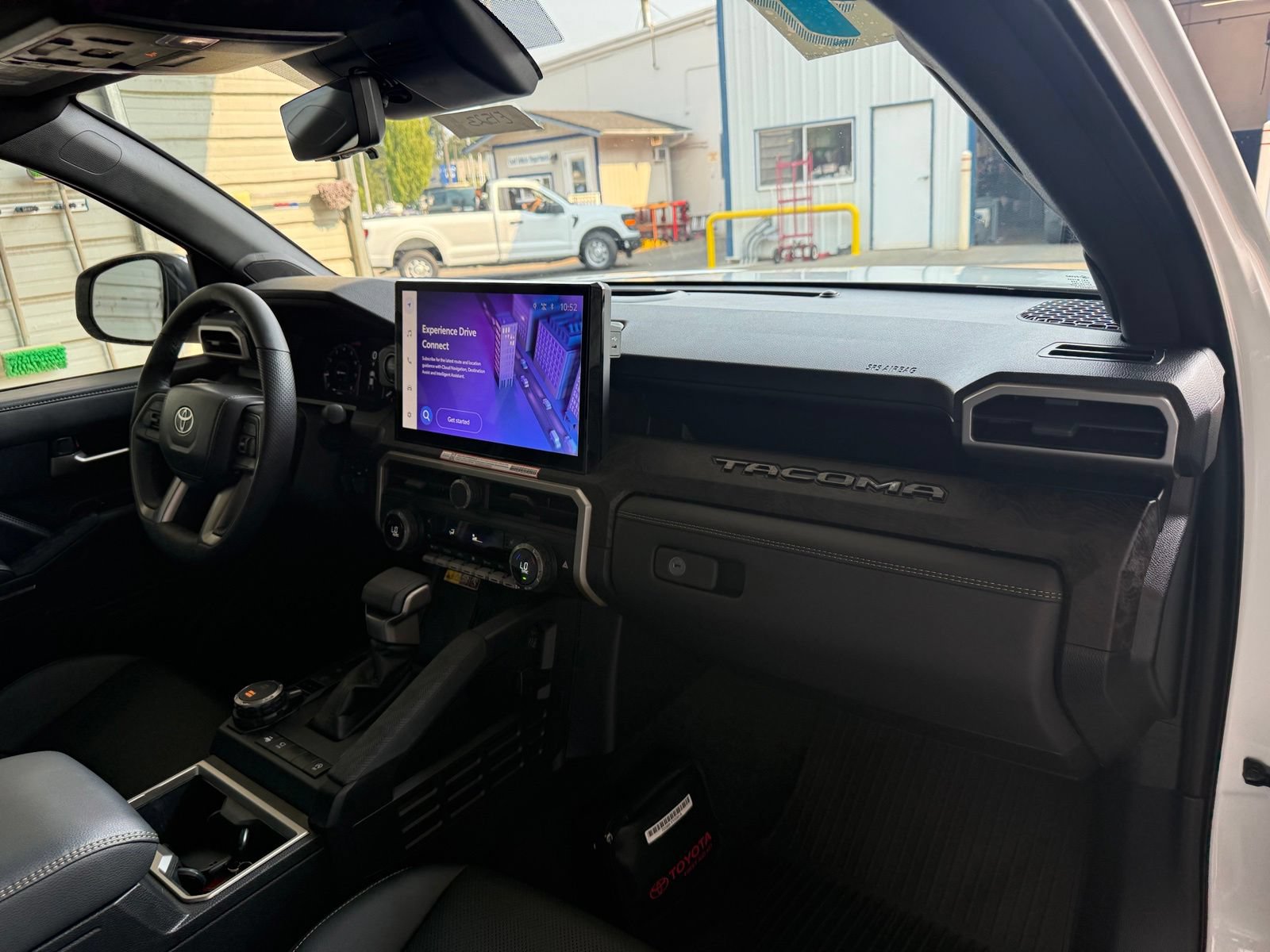 Used 2024 Toyota Tacoma Limited w/ Limited Package (LT) AWD/4WD image 11