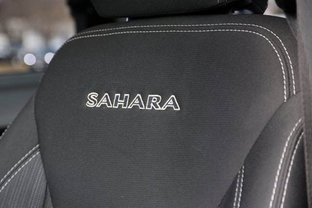 Used 2018 Jeep Wrangler Sahara w/ Connectivity Group image 15