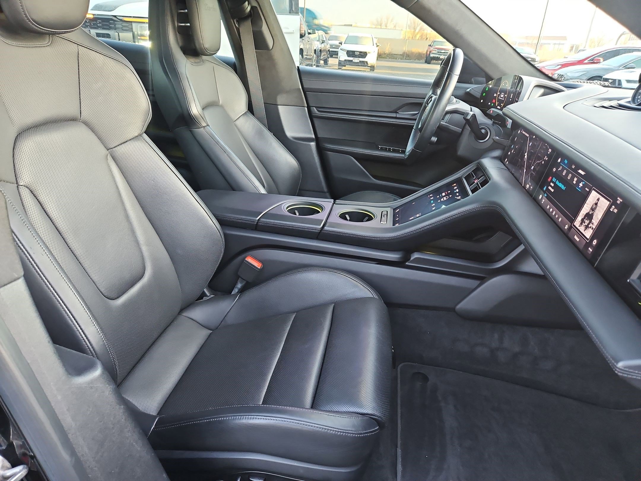 Used 2020 Porsche Taycan Turbo image 34