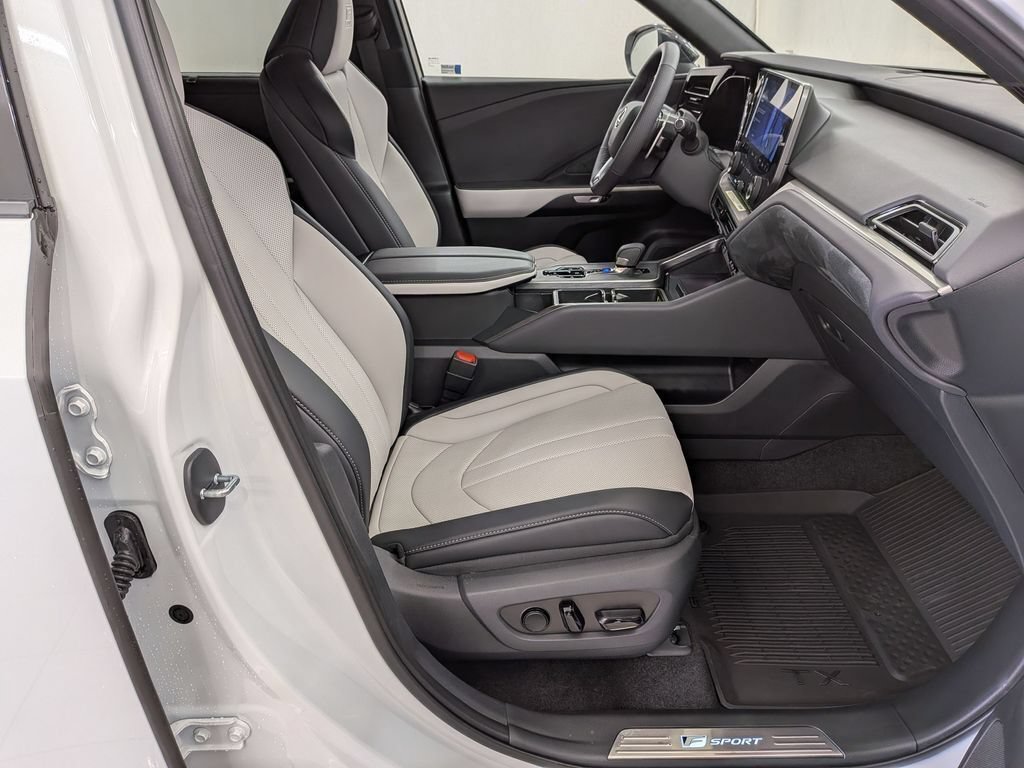 New 2026 Lexus TX 500h AWD w/ Technology Package image 40