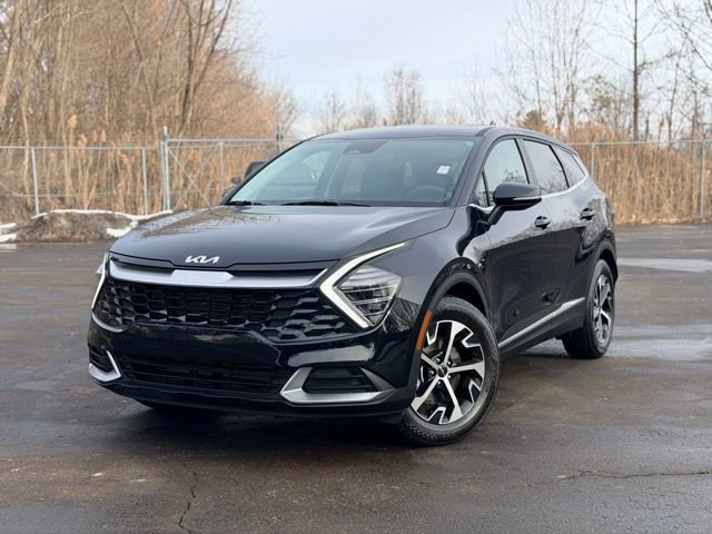 Used 2025 Kia Sportage EX image 2