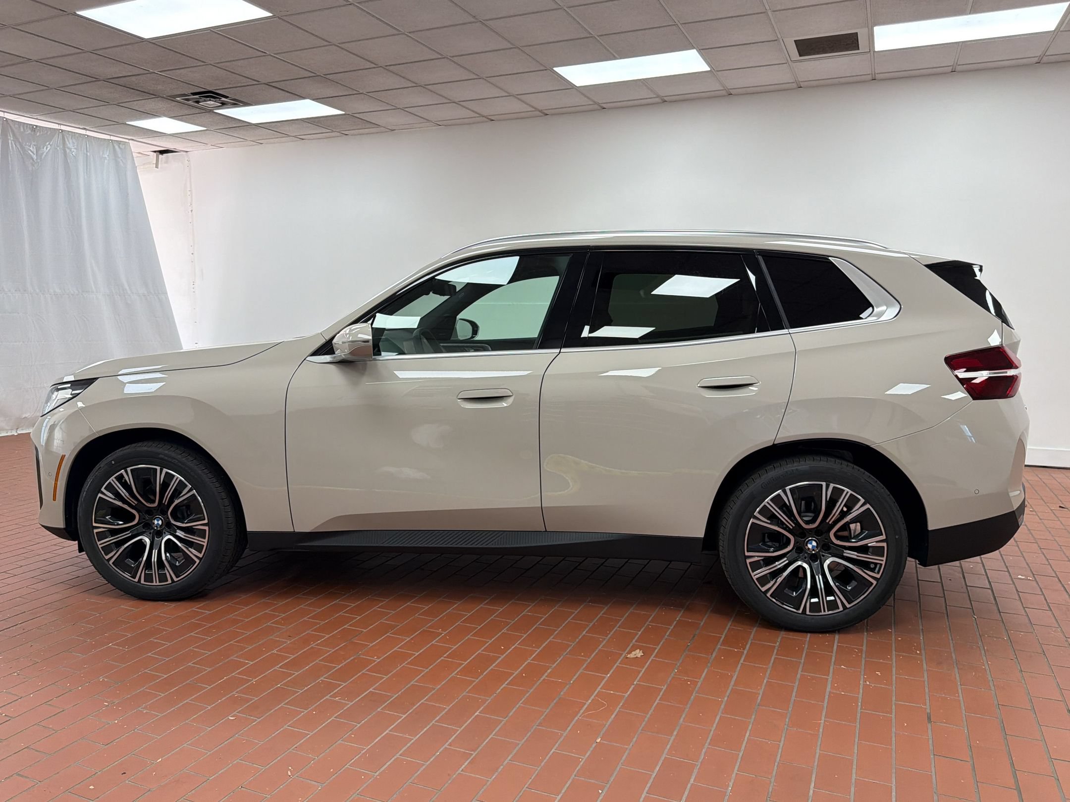 Used 2026 BMW X3 xDrive30i w/ Convenience Package AWD/4WD image 2