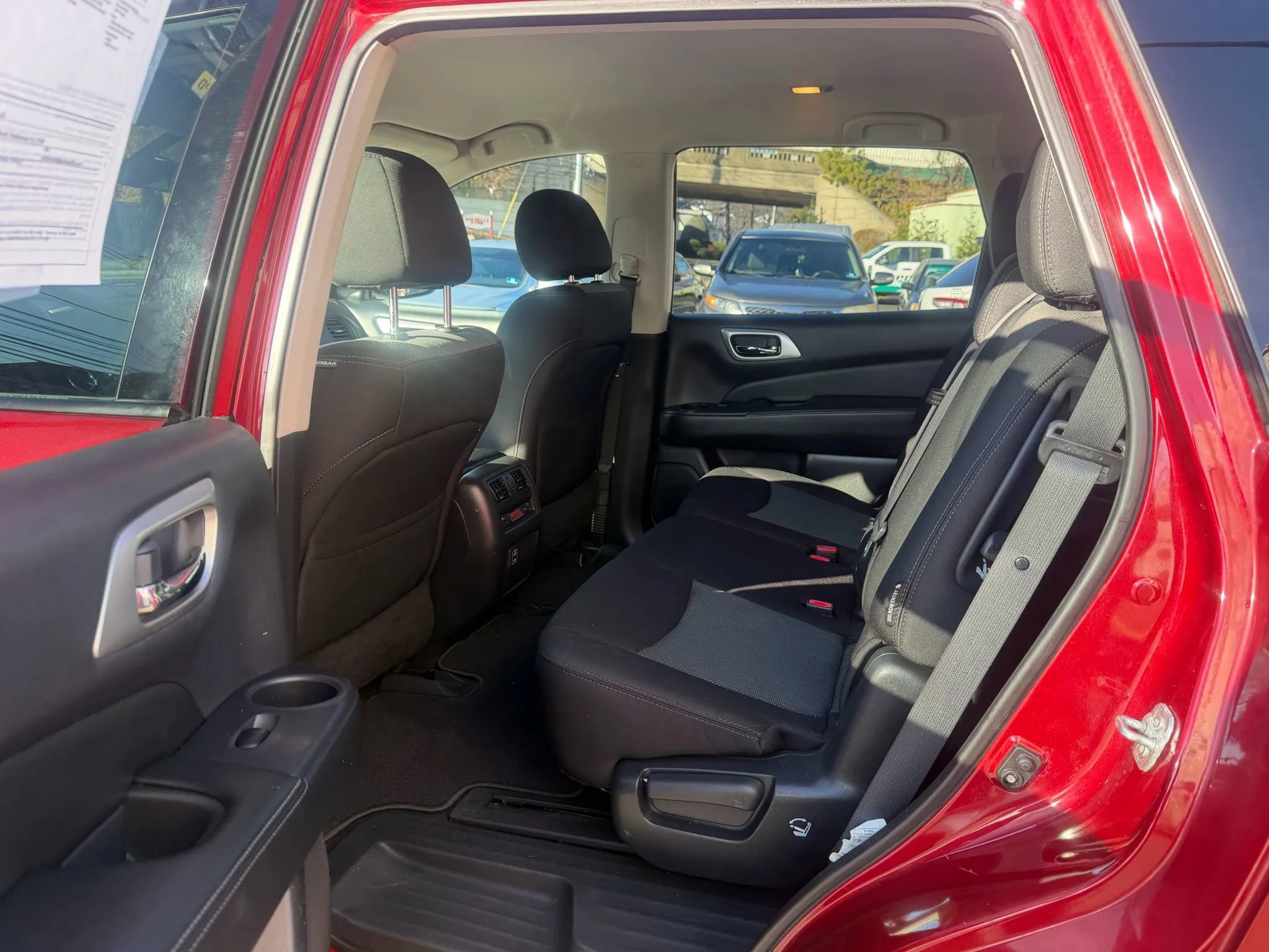 Used 2018 Nissan Pathfinder S image 30