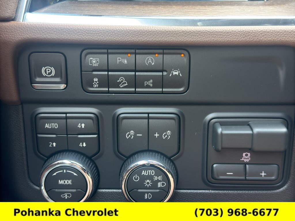 New 2026 Chevrolet Suburban High Country AWD/4WD image 14