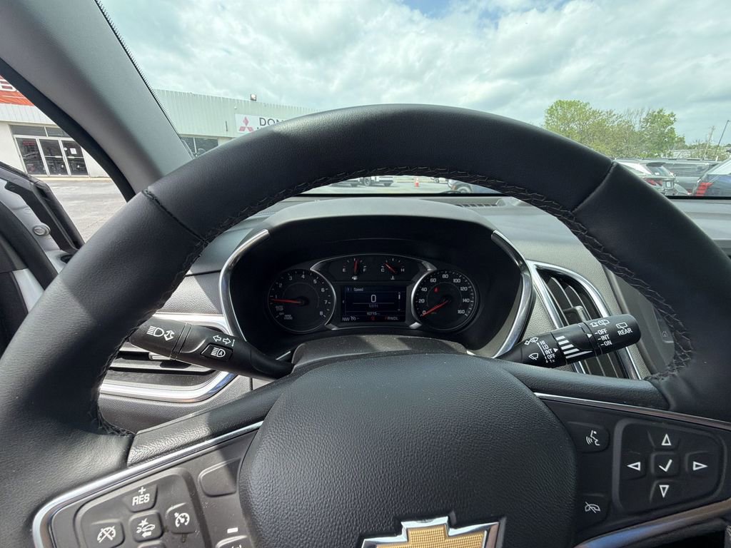 Used 2024 Chevrolet Equinox LT w/ Driver Convenience Package AWD/4WD image 15