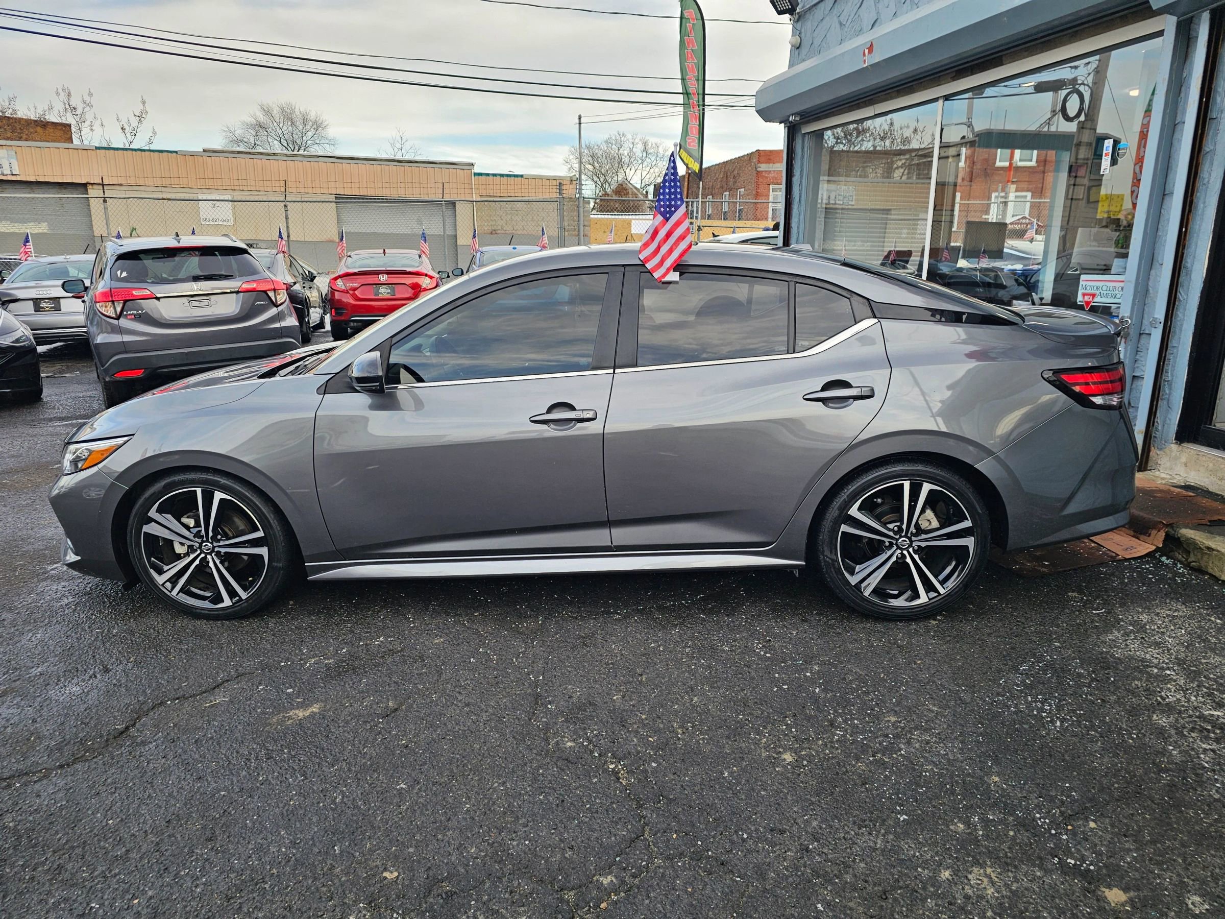 Used 2020 Nissan Sentra SR w/ Lighting Package image 2