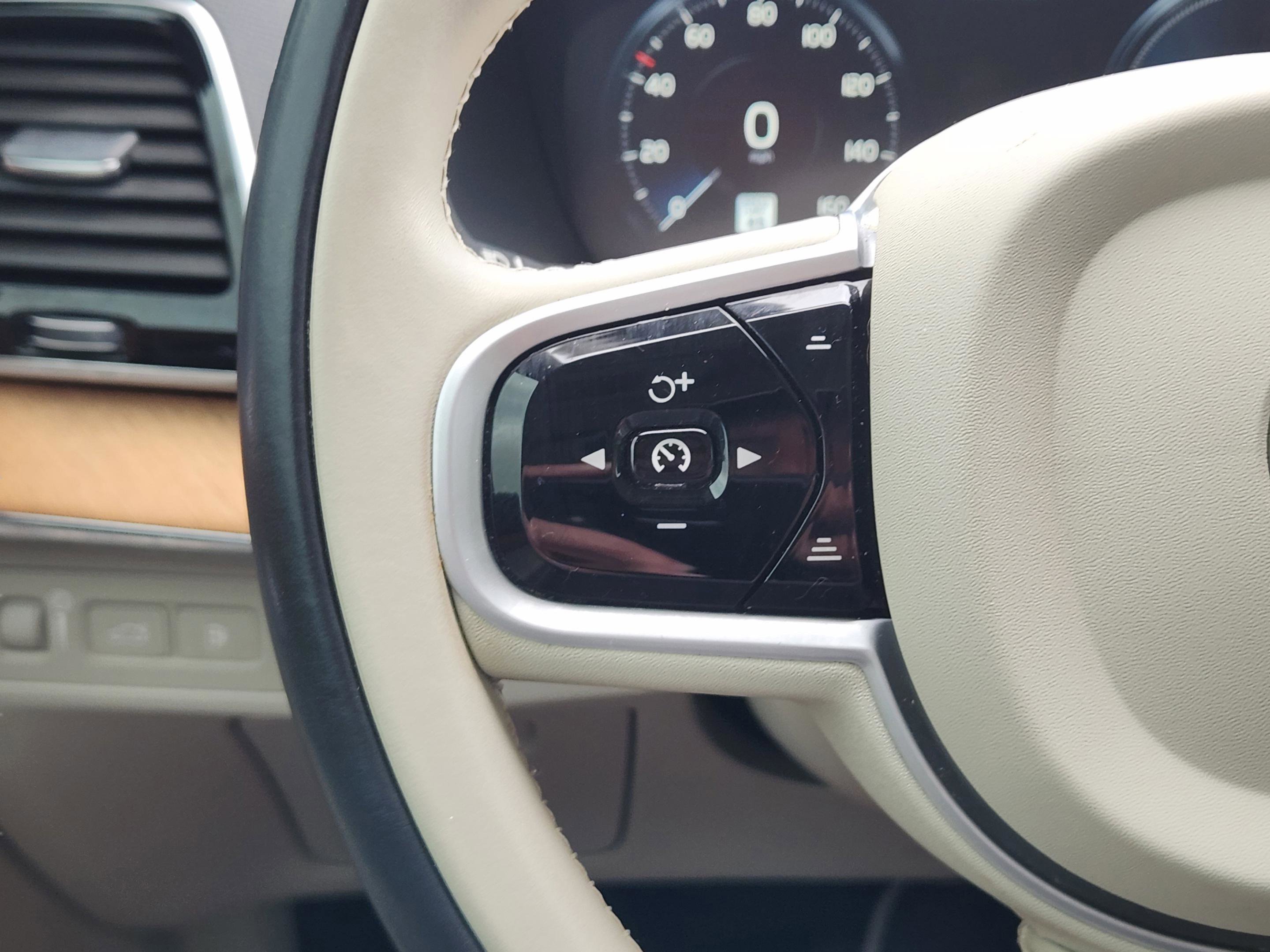 Used 2021 Volvo XC90 T8 Inscription Expression w/ Advanced Package image 23