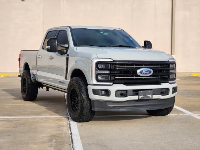 Used 2025 Ford F250 Platinum image 3