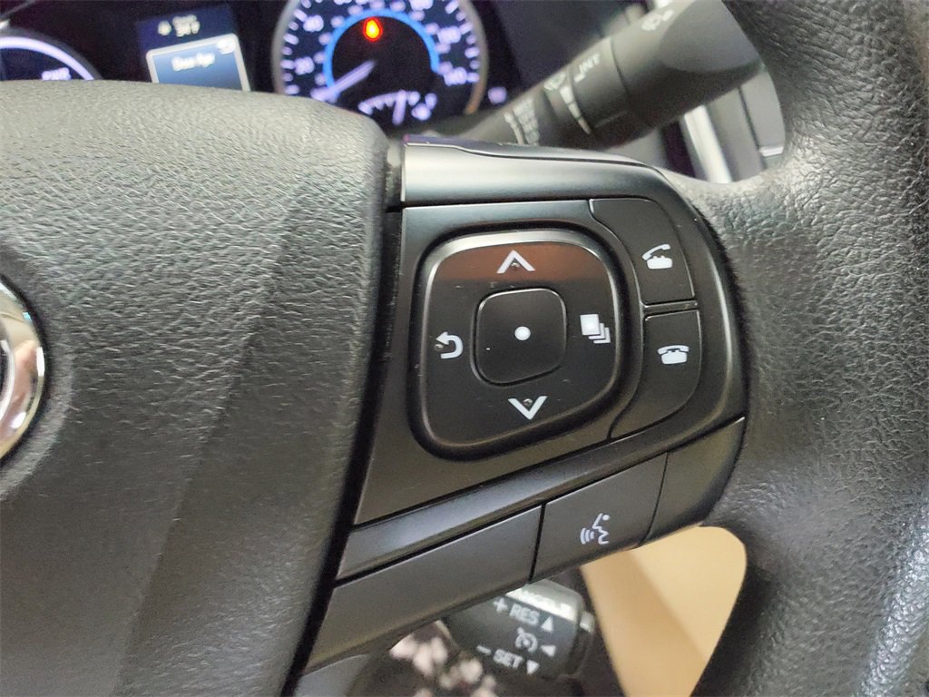 Used 2017 Toyota Camry LE image 13