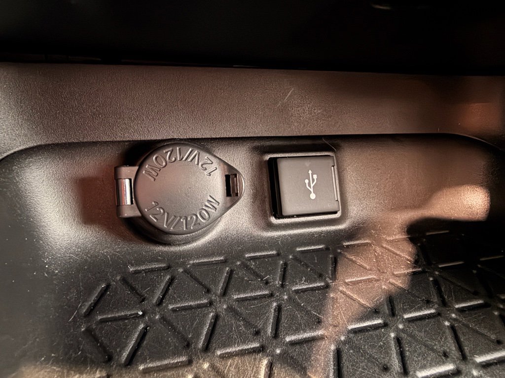 Used 2021 Toyota RAV4 LE image 22