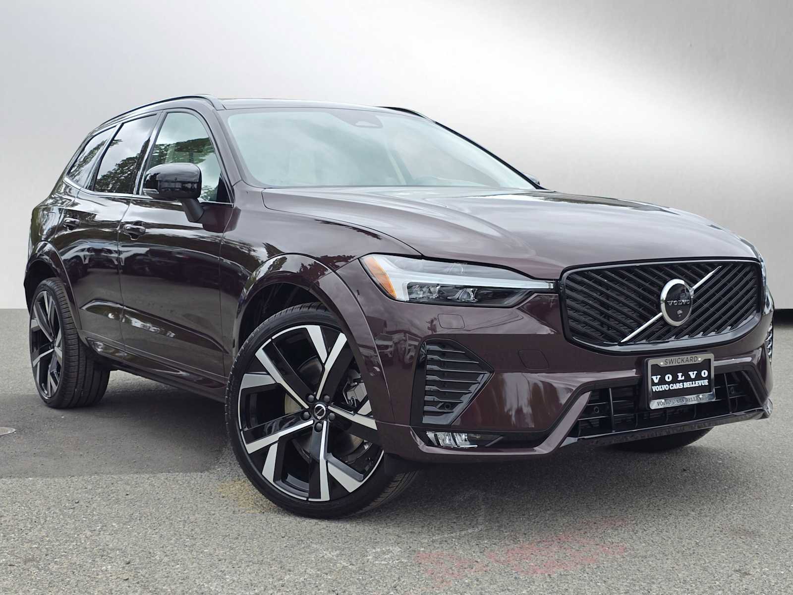 New 2026 Volvo XC60 B5 Ultra w/ Climate Package