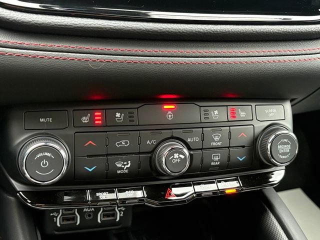 Used 2025 Dodge Durango R/T image 18