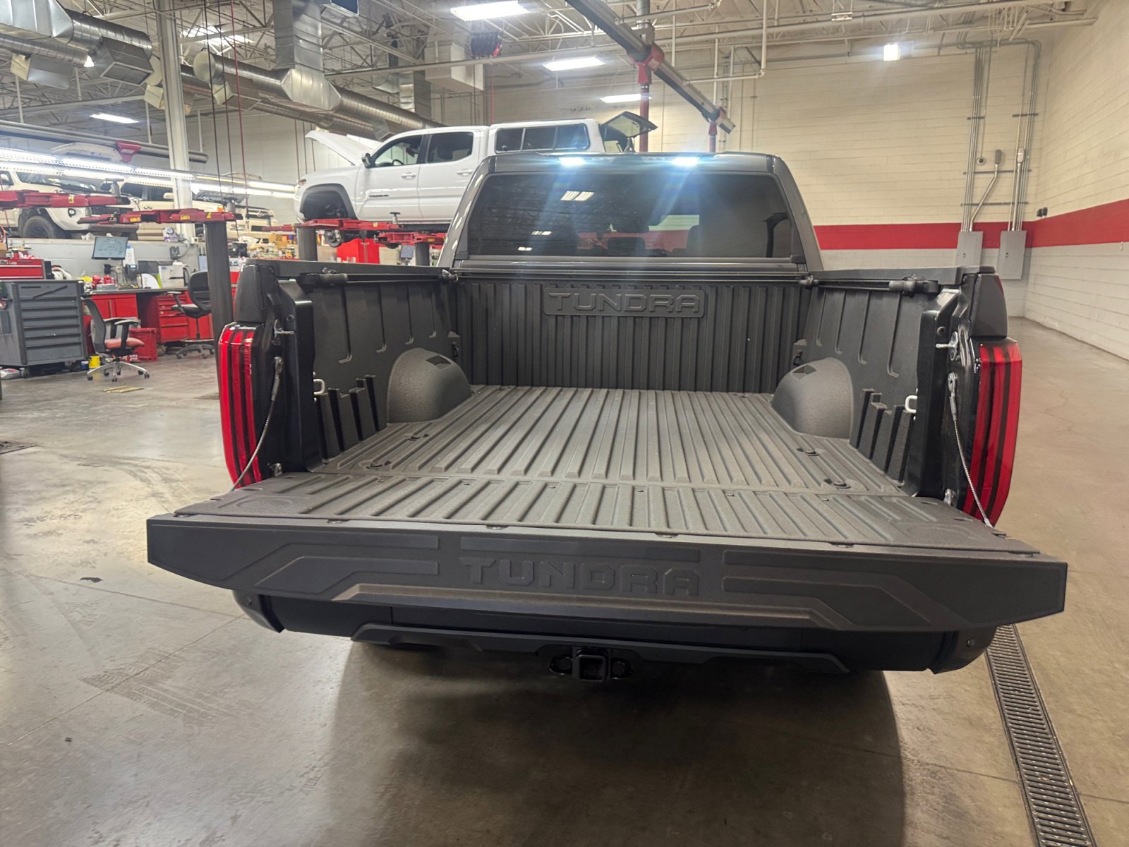 Certified 2026 Toyota Tundra SR5 w/ SR5 Convenience Package AWD/4WD image 34