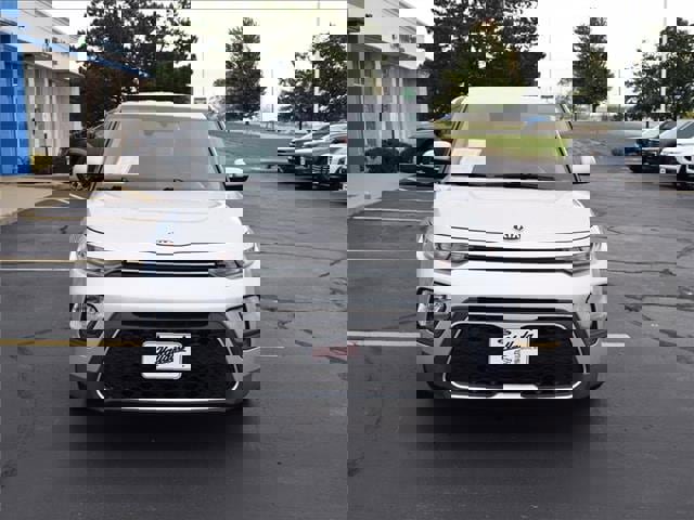 Used 2021 Kia Soul S image 3
