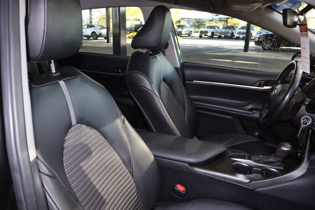 Used 2022 Toyota Camry SE FWD image 43