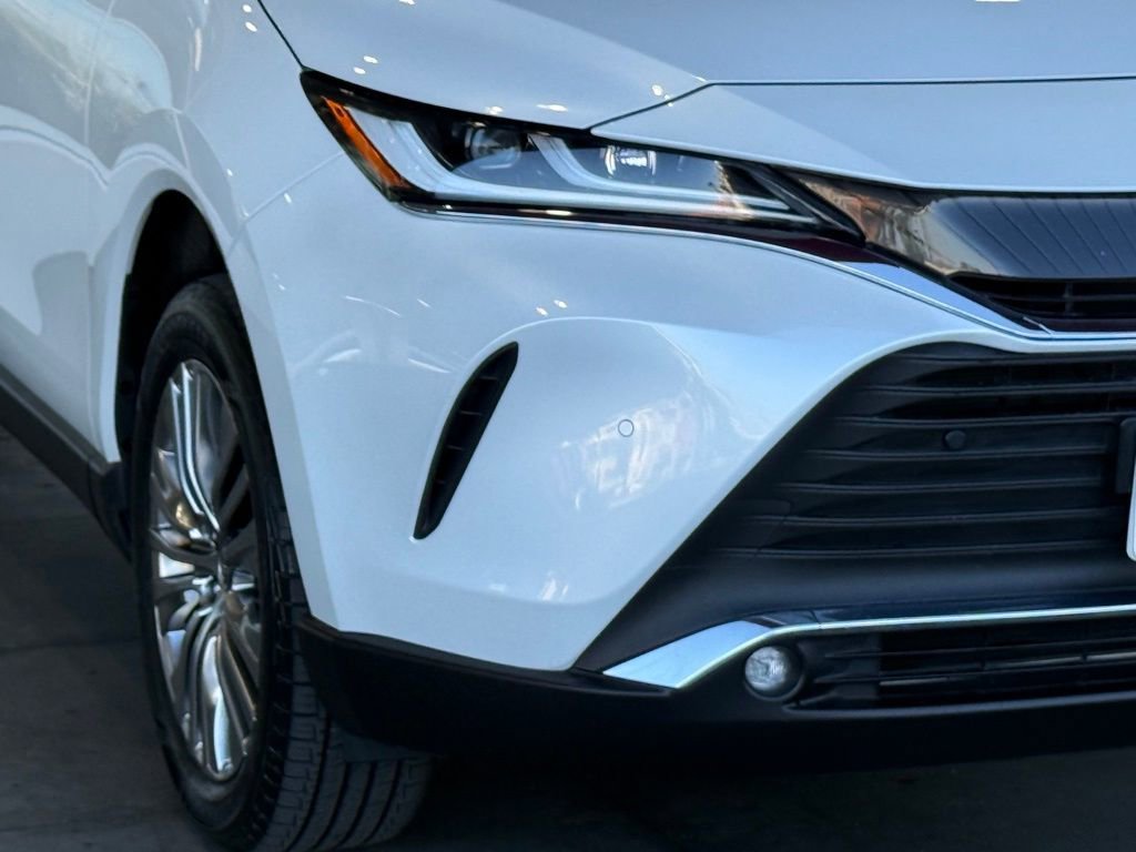 Certified 2023 Toyota Venza XLE image 9