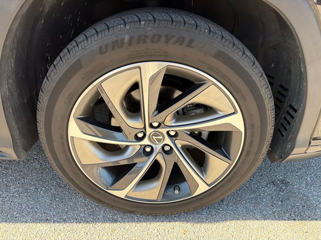 Used 2019 Lexus RX 350L Luxury w/ Cold Area Package (CT) FWD image 21