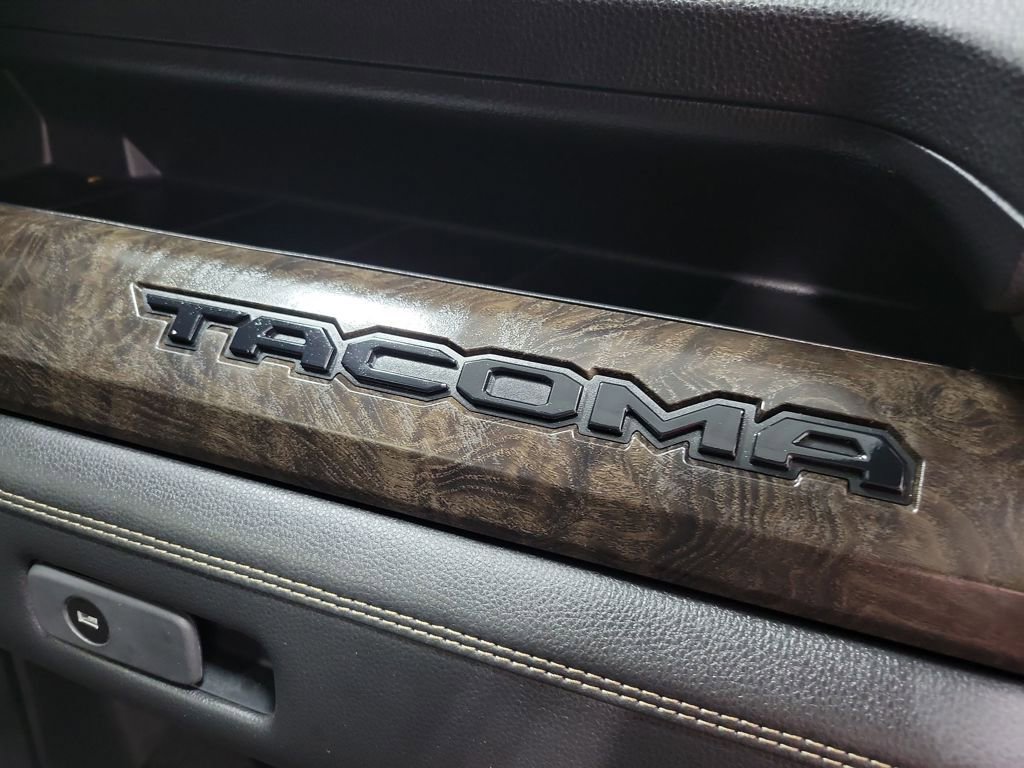Used 2025 Toyota Tacoma Limited image 28