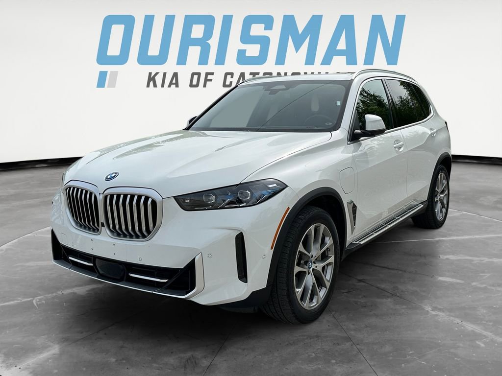 Used 2025 BMW X5 xDrive50e AWD/4WD image 2