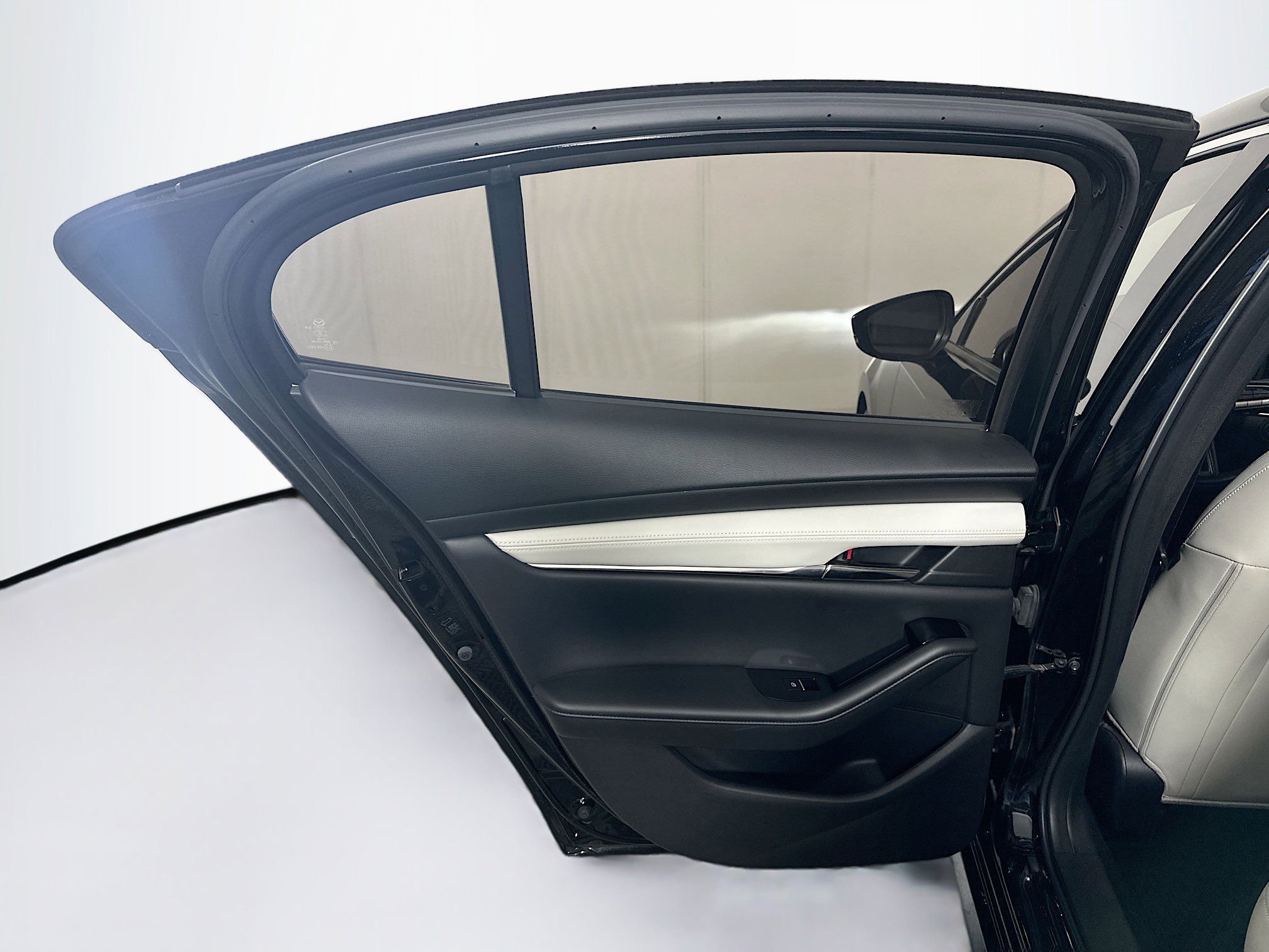 Used 2019 MAZDA MAZDA3 w/Premium Pkg image 26