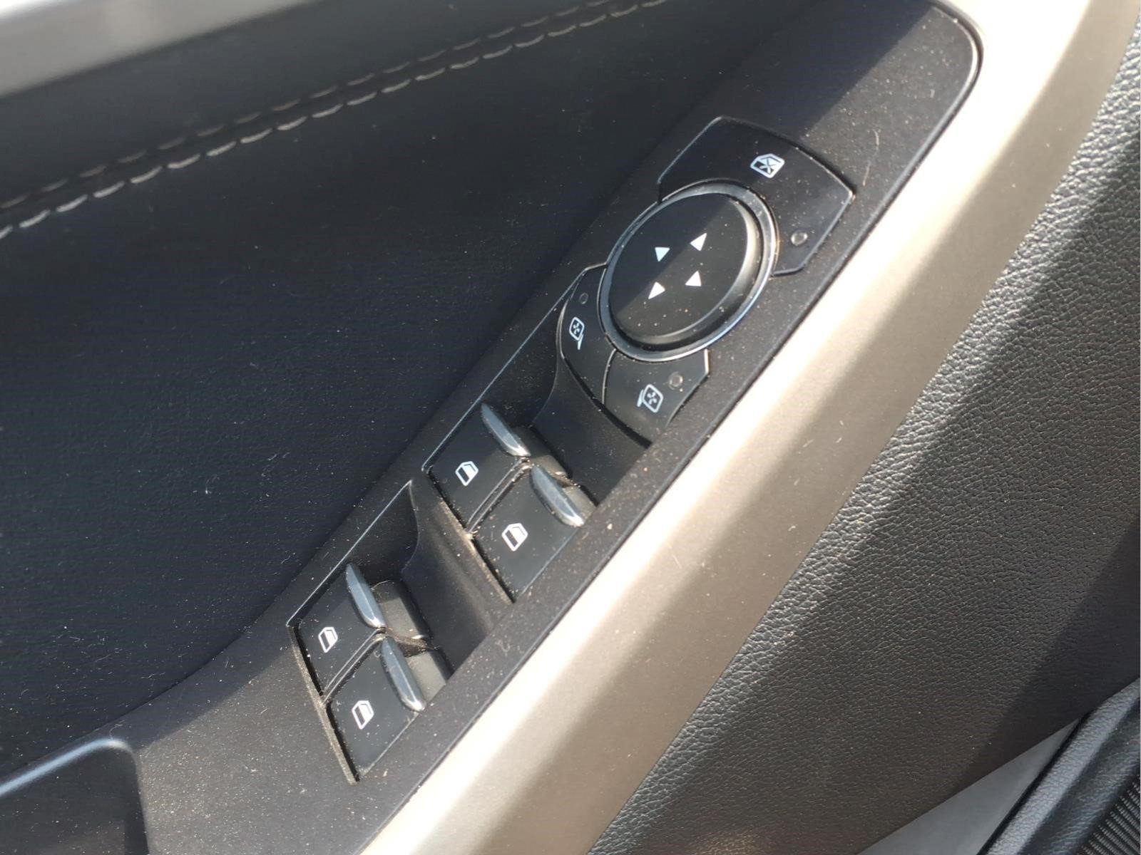 Used 2023 Ford Explorer XLT w/ Equipment Group 202A AWD/4WD image 16