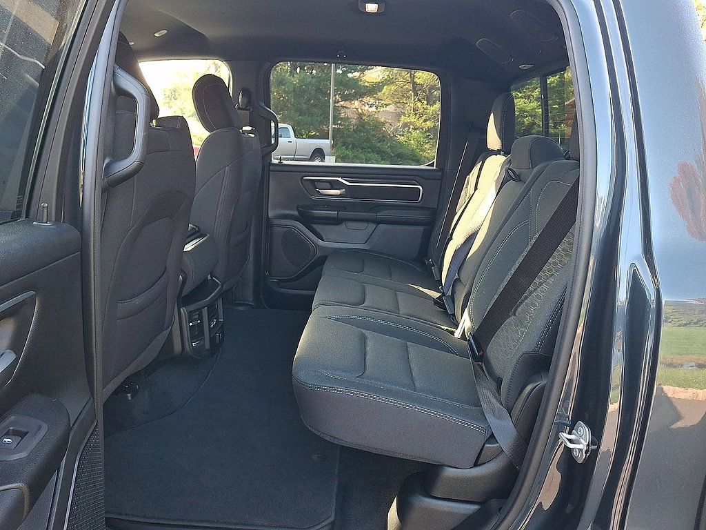 Used 2025 RAM 1500 Big Horn AWD/4WD image 13