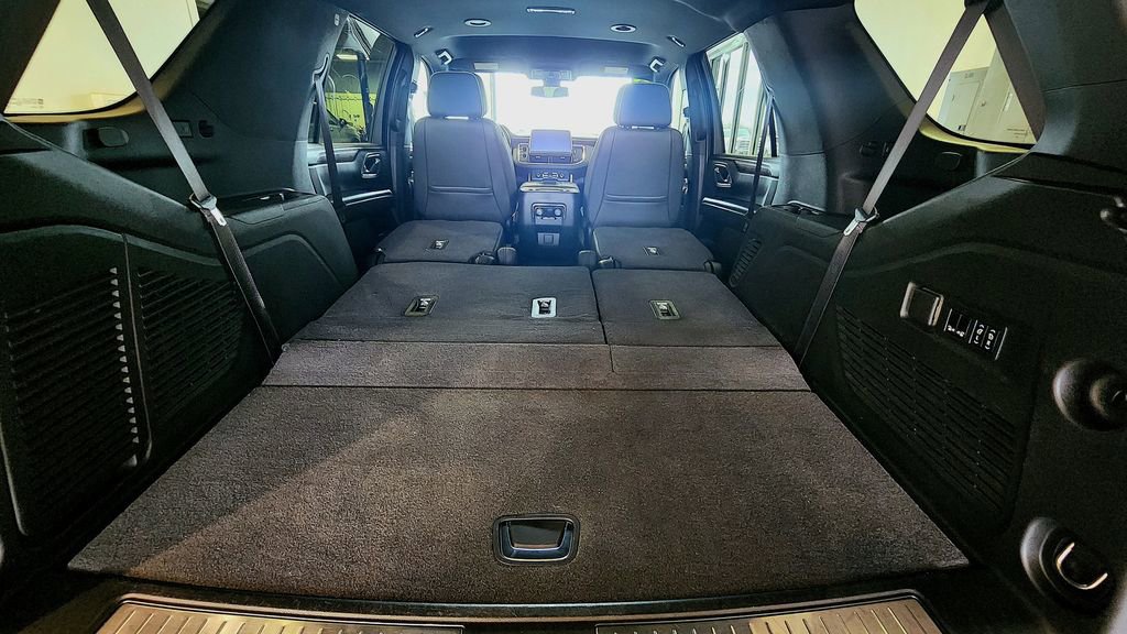 Used 2021 Chevrolet Tahoe Premier AWD/4WD image 35