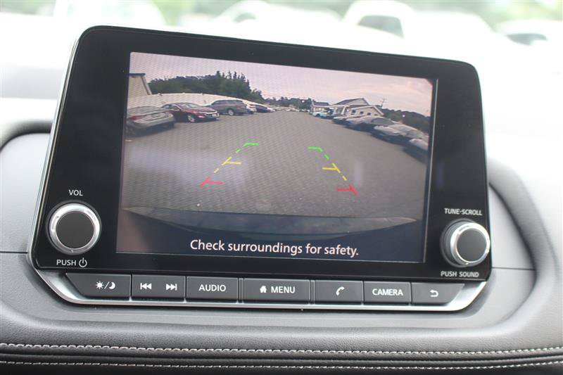 Used 2025 Nissan Rogue SV AWD/4WD image 16