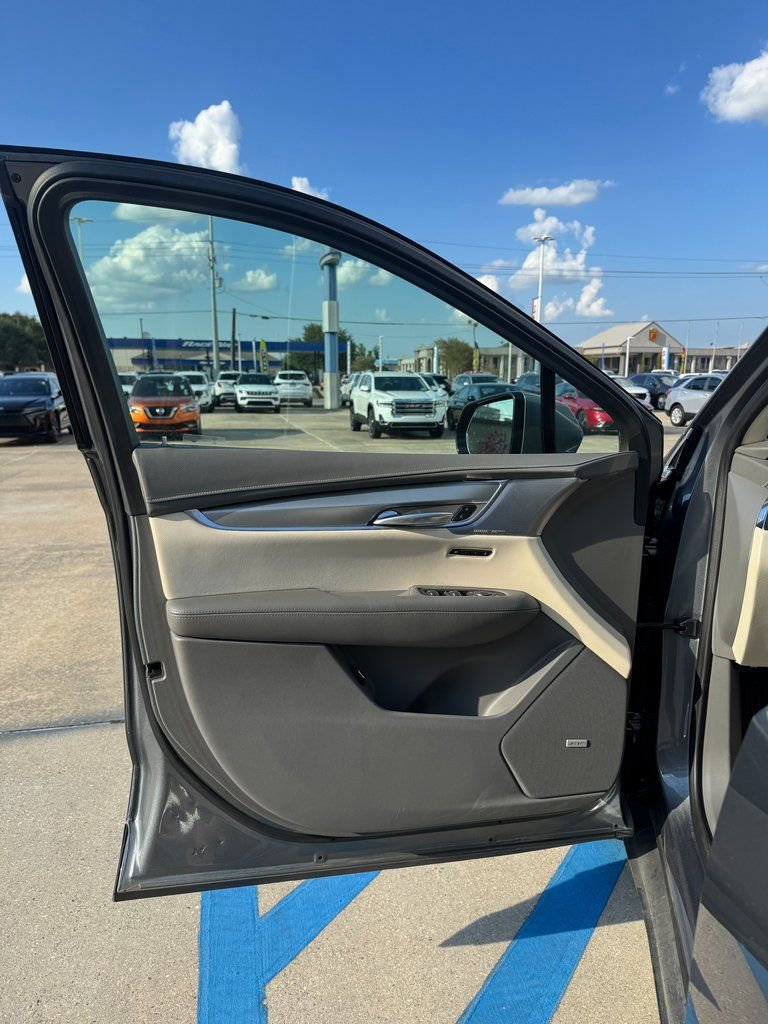 Used 2021 Cadillac XT5 Premium Luxury image 8