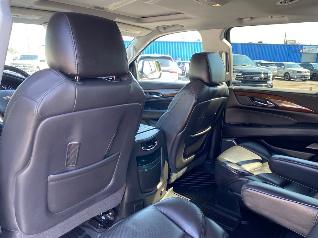 Used 2020 Cadillac Escalade Luxury AWD/4WD image 18