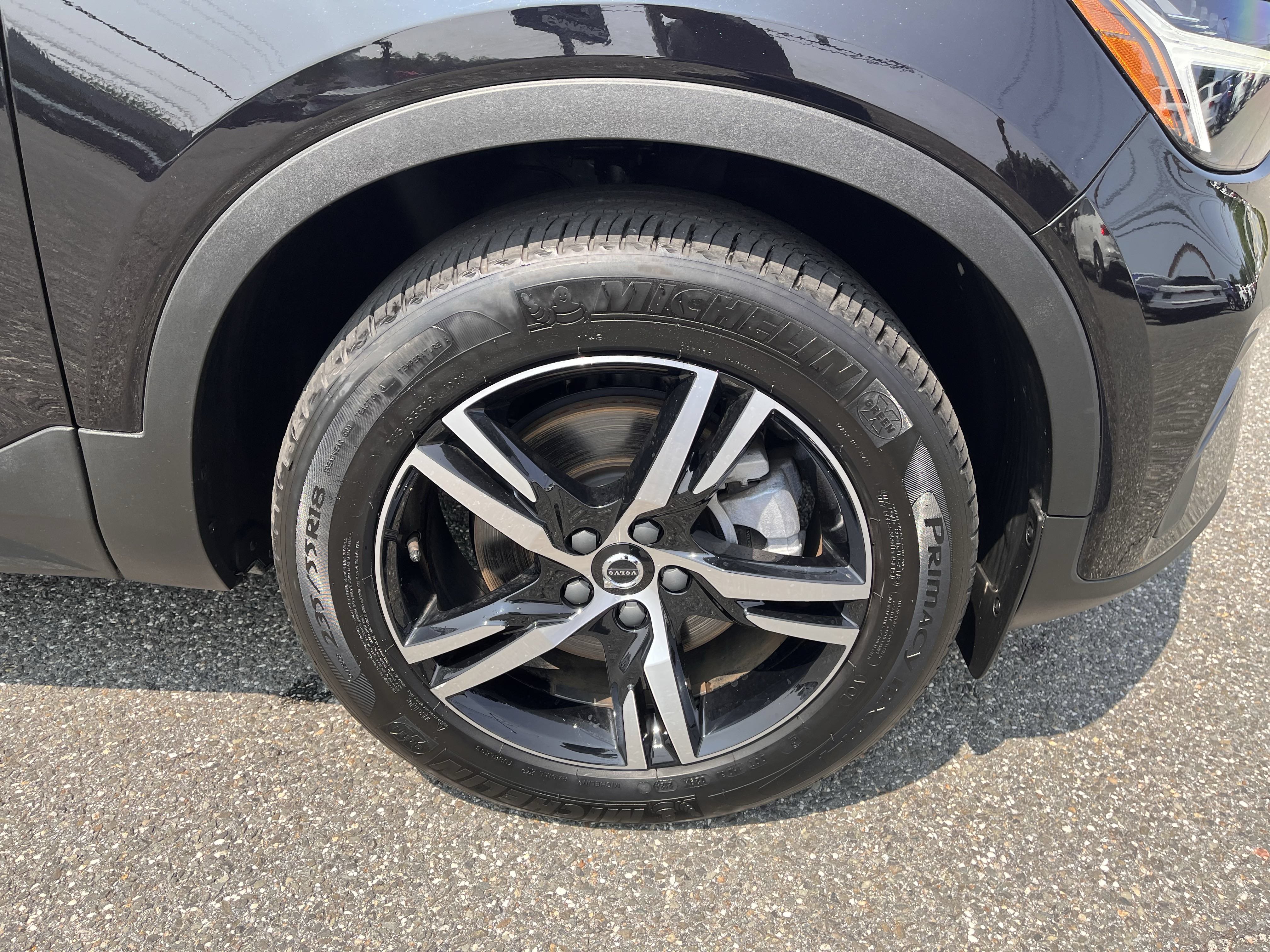 Certified 2025 Volvo XC40 B5 Core AWD/4WD image 5