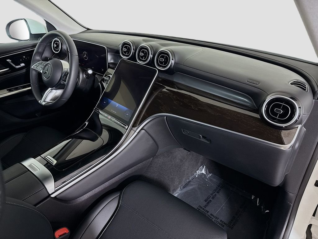 Used 2024 Mercedes-Benz GLC 300 4MATIC image 27