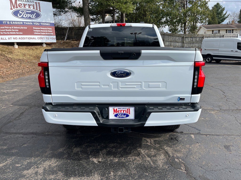 Used 2022 Ford F150 Lightning XLT image 5