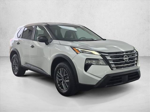 Used 2024 Nissan Rogue S FWD video 3