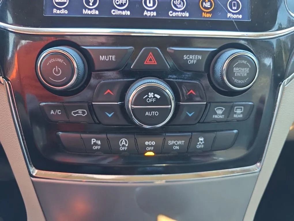 Used 2019 Jeep Grand Cherokee Limited w/ Luxury Group II image 37