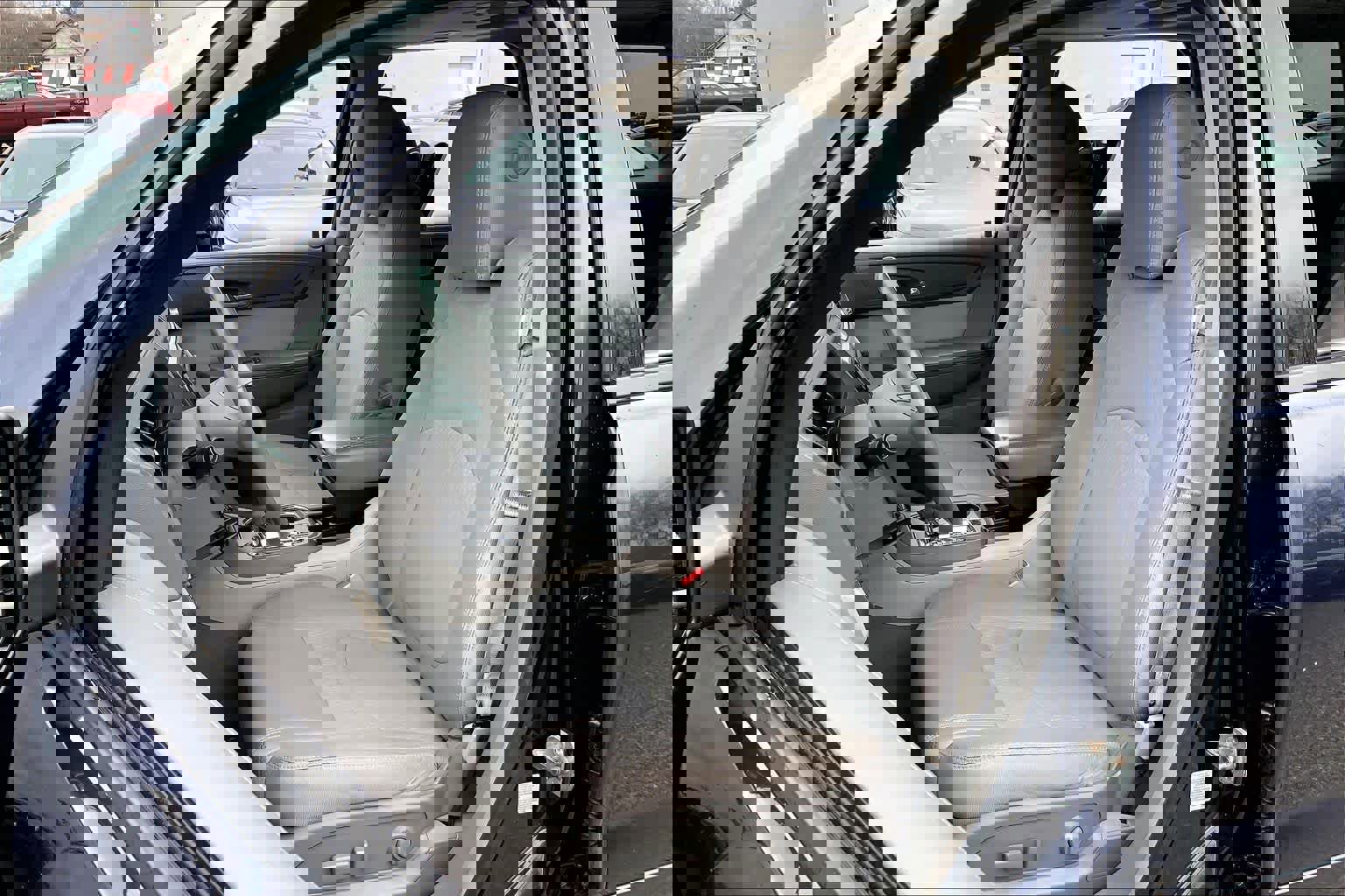 Used 2015 GMC Acadia SLE AWD/4WD image 9