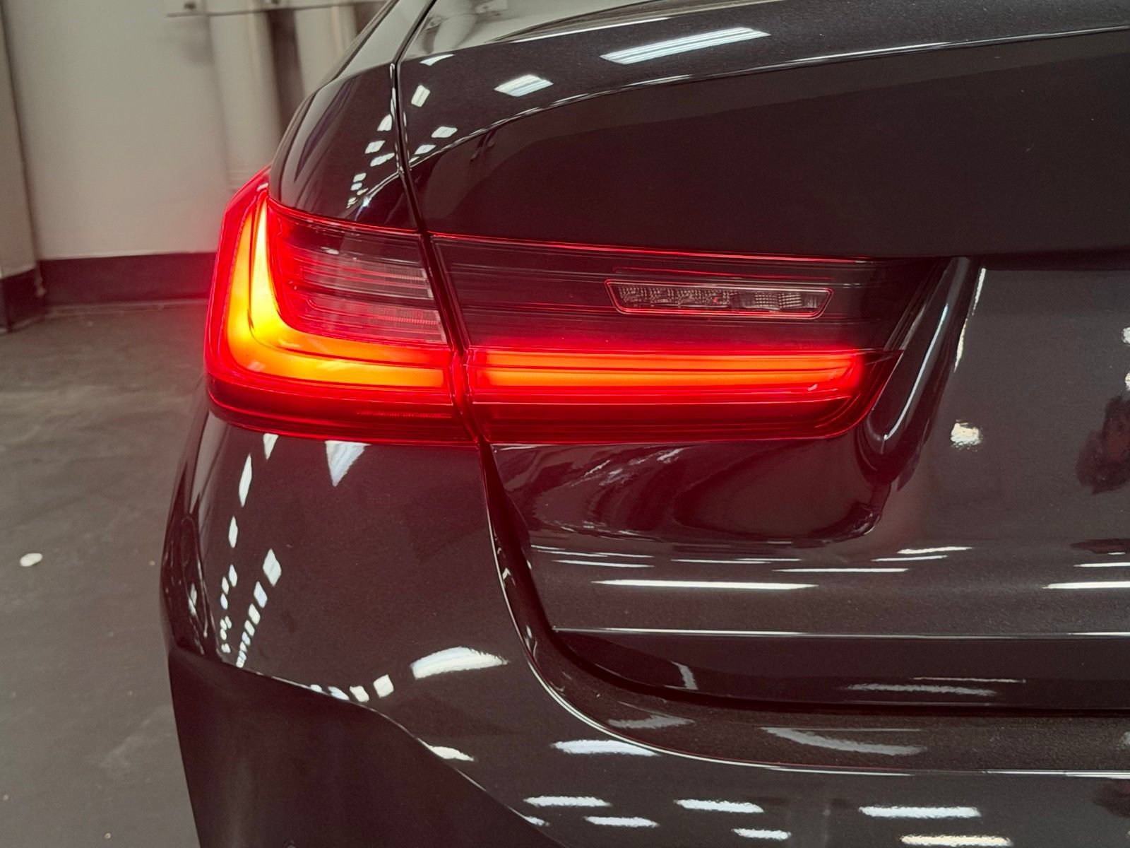 Used 2025 BMW 330i Sedan w/ Convenience Package RWD image 15